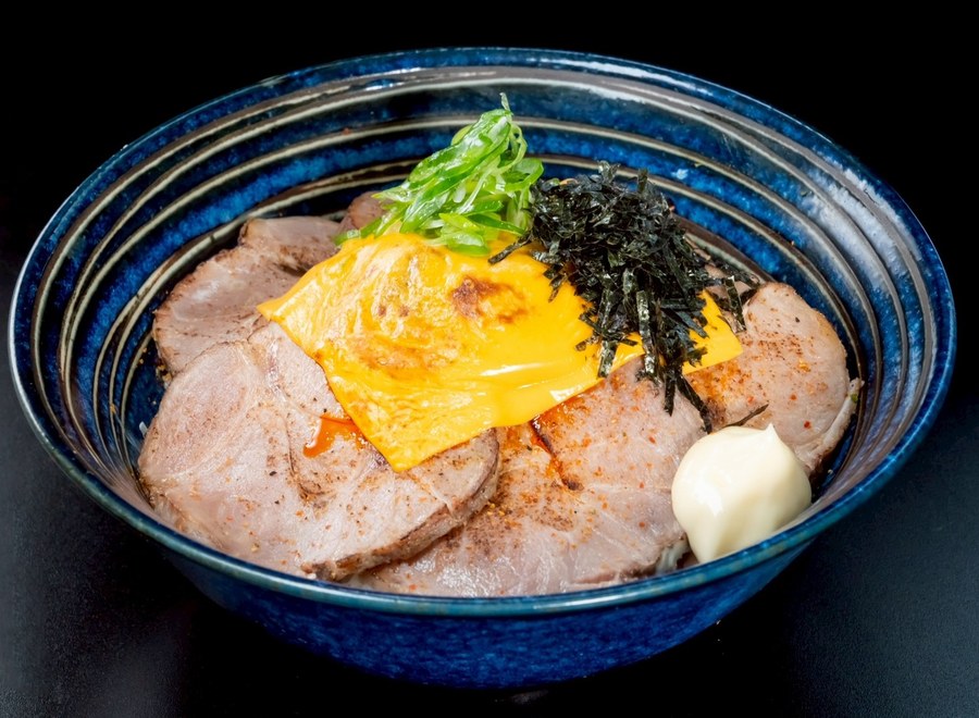 炙りチェダーチーズチャーシュー丼